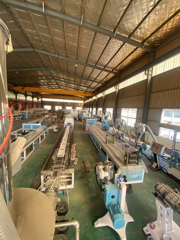 Máy móc nhựa Yongte đã tiết lộ một số dây chuyền sản xuất mới, thể hiện sức mạnh chuyên nghiệp của nó