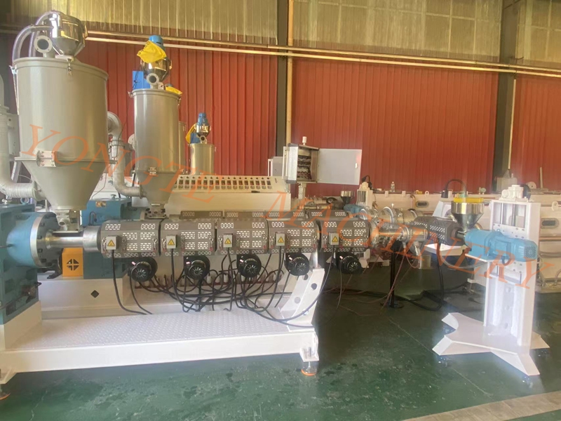 Thiết bị ống PPR của máy móc nhựa Yongte đã được phân phối nhanh chóng, với hiệu suất và chất lượng tuyệt vời.