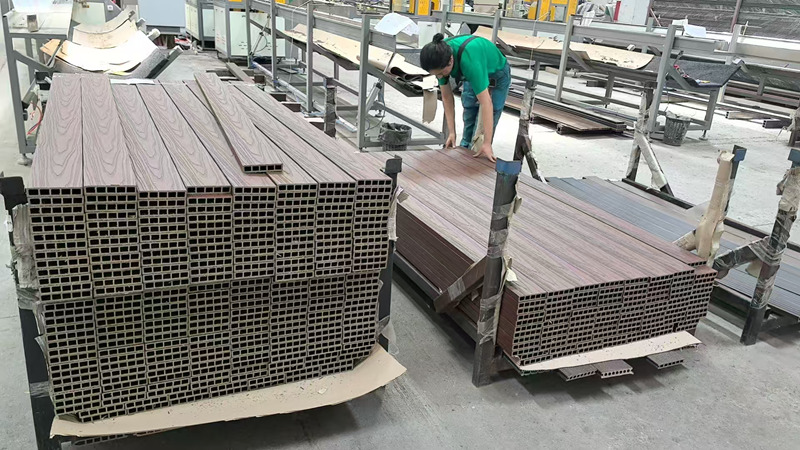 Yongte cung cấp dịch vụ lắp đặt và đào tạo cho máy WPC cho khách hàng Romania