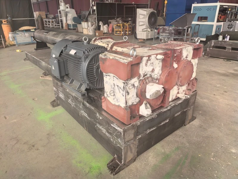 Lắp ráp máy đùn trục vít đôi song song hiệu suất cao để tái chế lãng phí màng nhựa