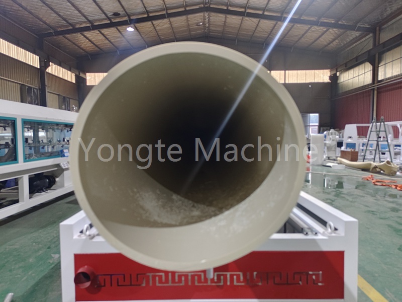 Máy móc nhựa Yongte khắc phục những khó khăn sản xuất của ống PVC 630mm và thúc đẩy sự tiến bộ chất lượng của ngành công nghiệp