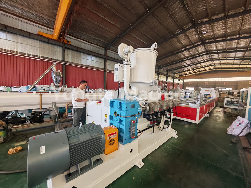 Máy định hình ABS dành cho khách hàng trong nước