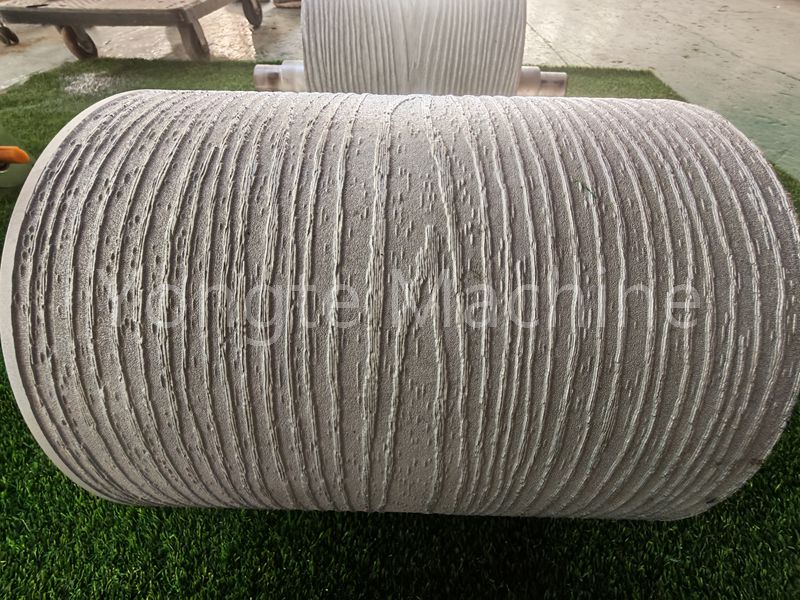 Con lăn dập nổi đẹp mắt đã hoàn thiện cho sàn WPC