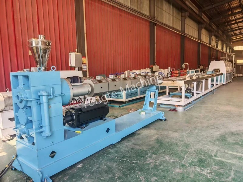 Máy gỗ xẻ nhựa cho khách hàng châu Âu