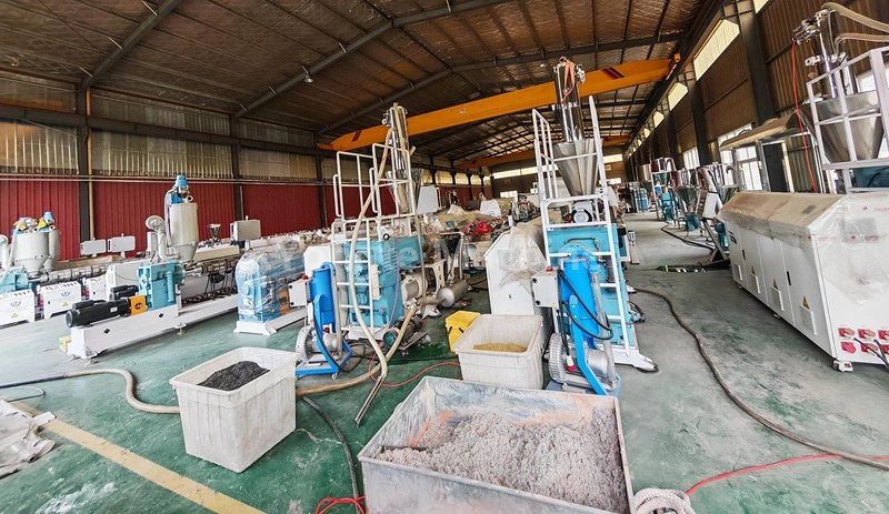 Dây chuyền sản xuất cửa WPC tự động