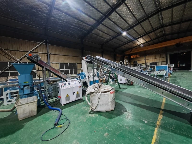 Giải pháp tái chế và tái sử dụng quần áo dệt may